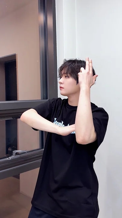 The most beloved wallpaper among Lee Know (Stray Kids)'s fans