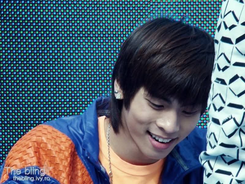 Behind-the-scenes cut of Jonghyun (SHINee)