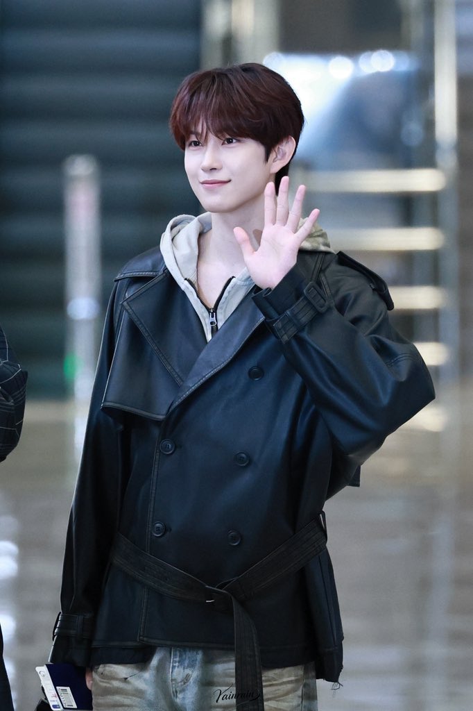 金虔佑 (ALPHA DRIVE ONE)粉丝拍下的瞬间