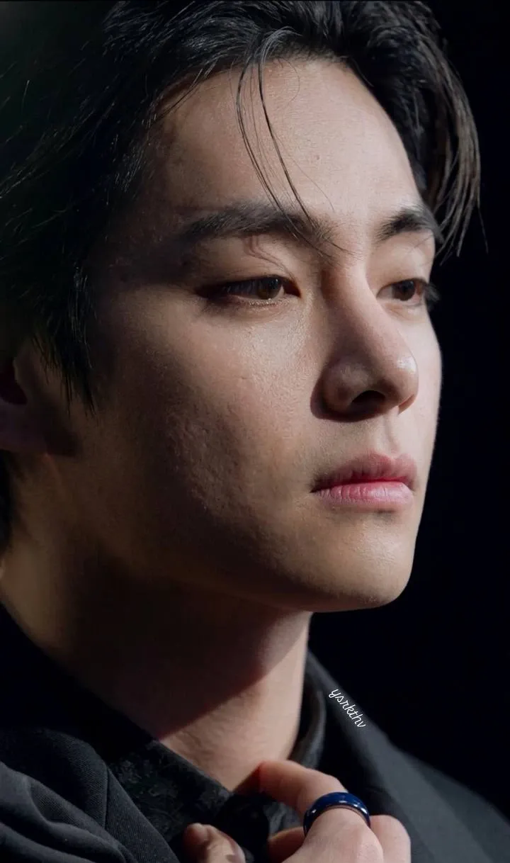 뷔 (방탄소년단) 최근 활동샷