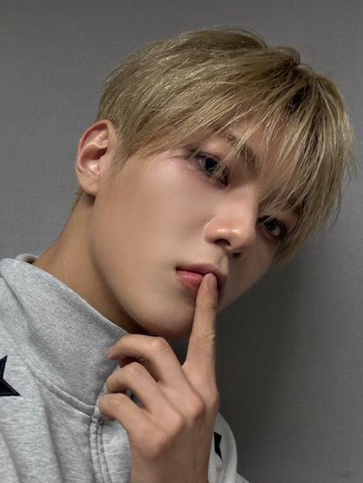 Latest photo of Leejeong (WHIB)