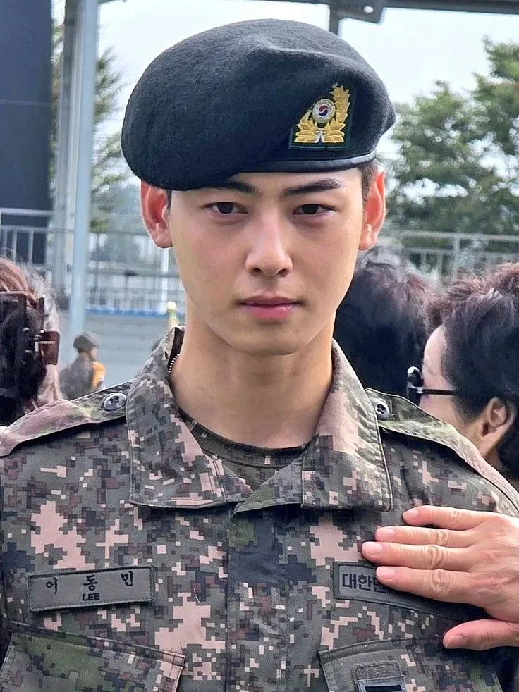 Behind-the-scenes cut of Eunwoo (ASTRO)