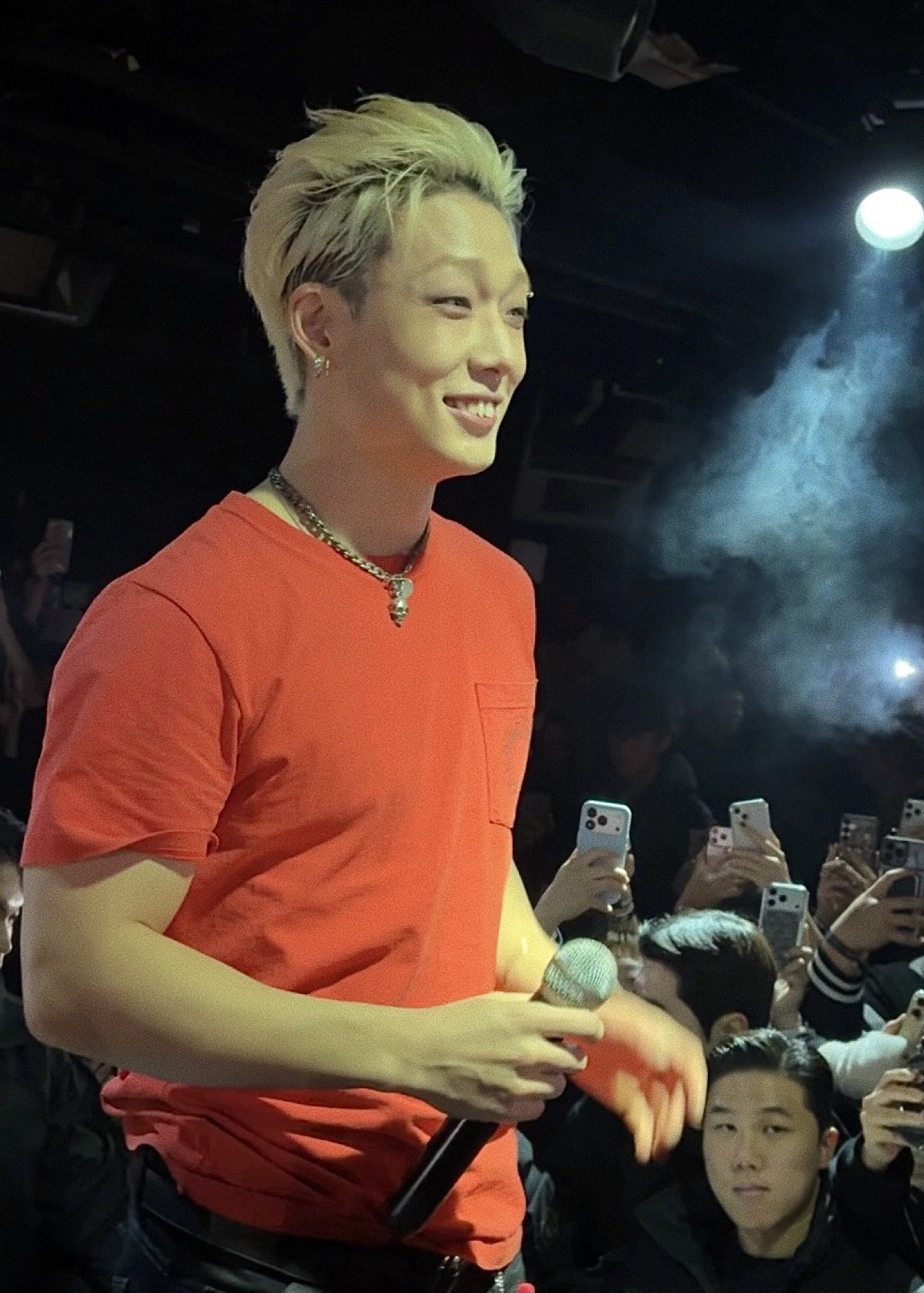 A moment captured by BOBBY (iKON)'s fan