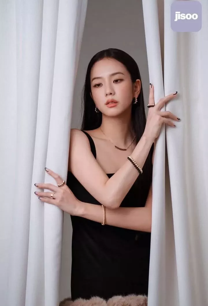 Behind-the-scenes cut of Jisoo (BLACKPINK)