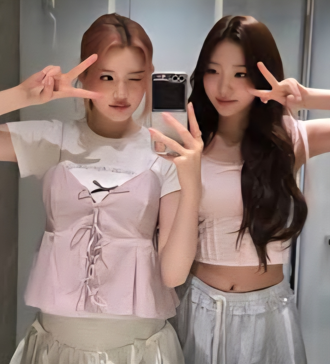 A moment captured by Stella (Hearts2Hearts)'s fan