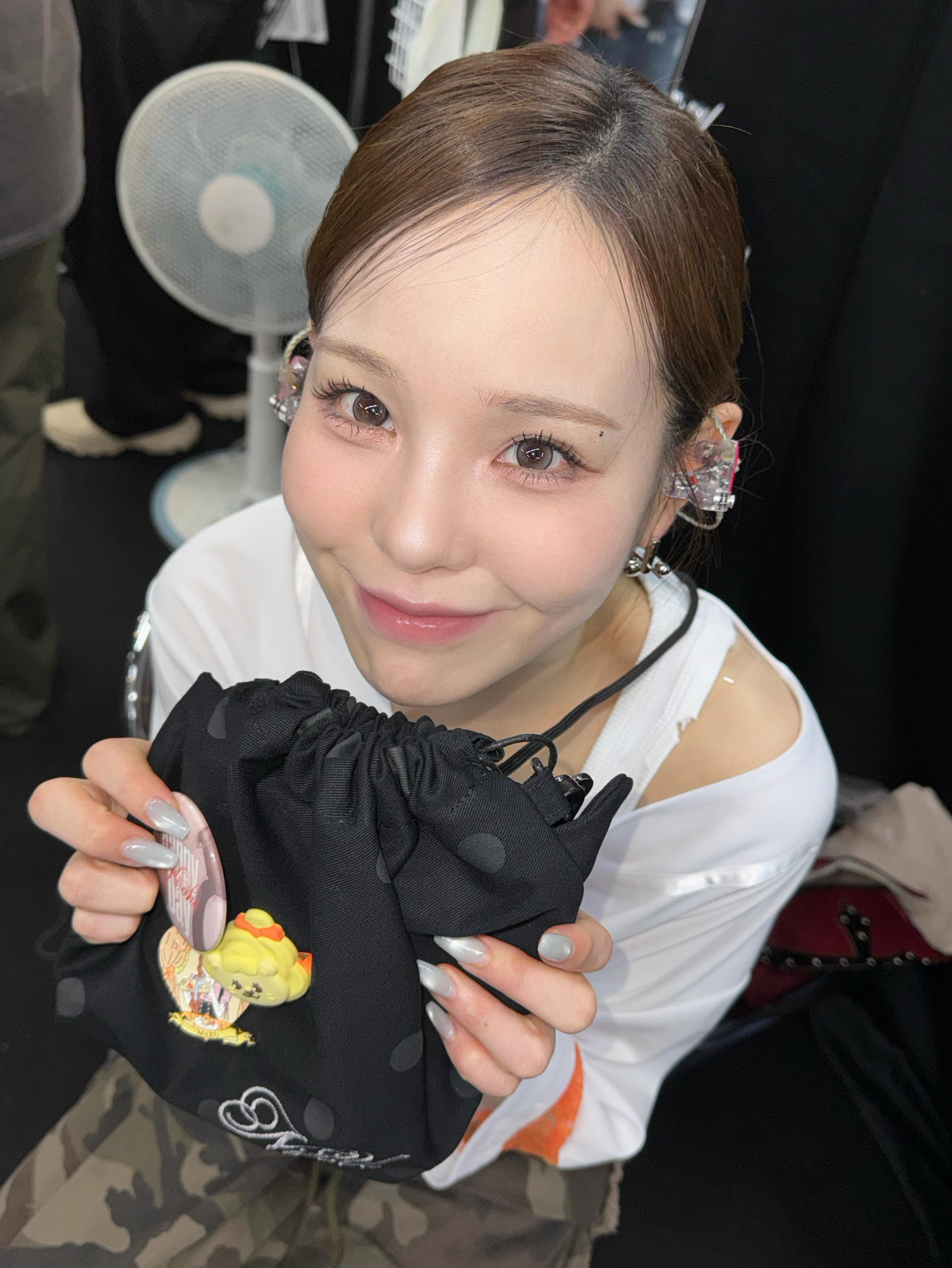 A moment captured by Mako (NiziU)'s fan