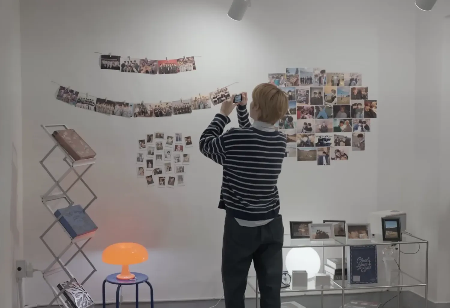 A moment captured by CLOSE YOUR EYES's fan