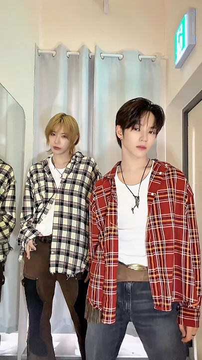 Today's most popular wallpaper in the JL (AHOF) community