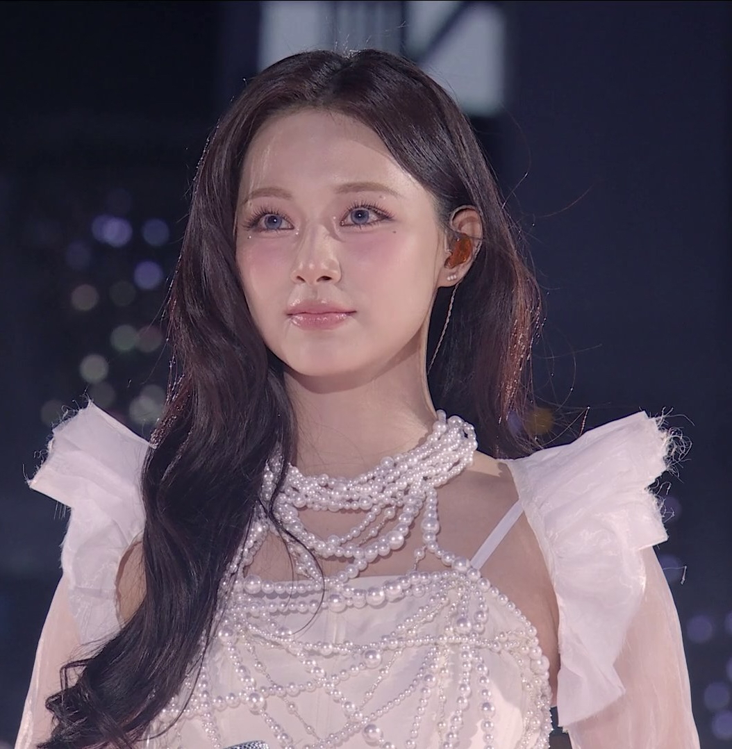 Momen yang diabadikan oleh penggemar Tzuyu (TWICE)