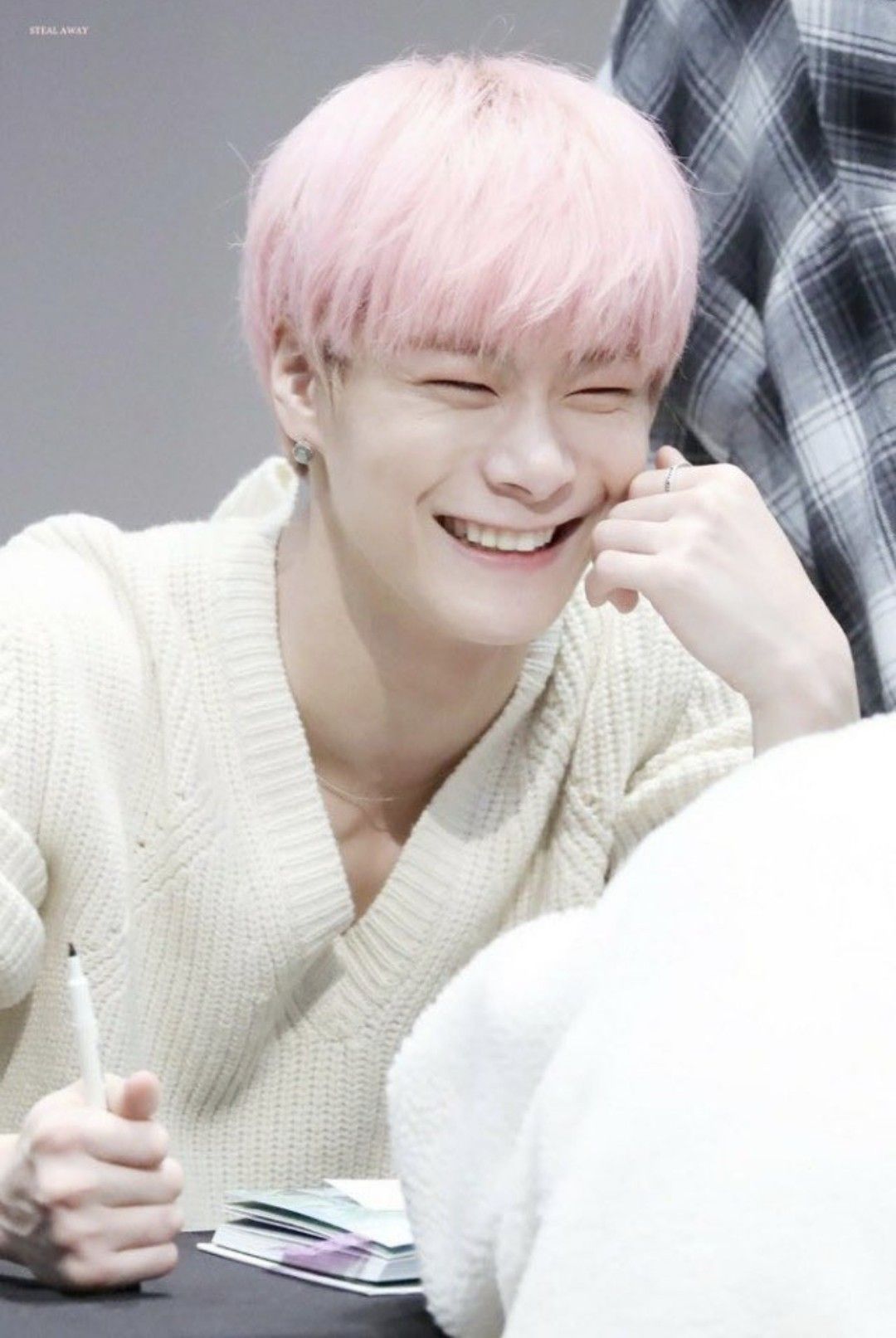 Latest photo of Moonbin (ASTRO)