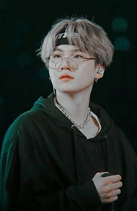 Foto terbaru SUGA (BTS)