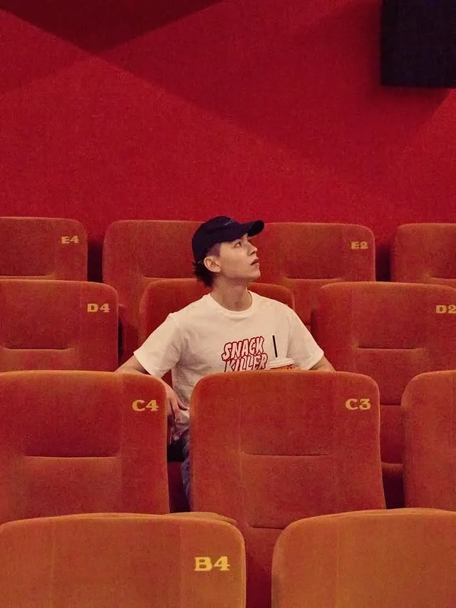 Latest photo of Vernon (SEVENTEEN)