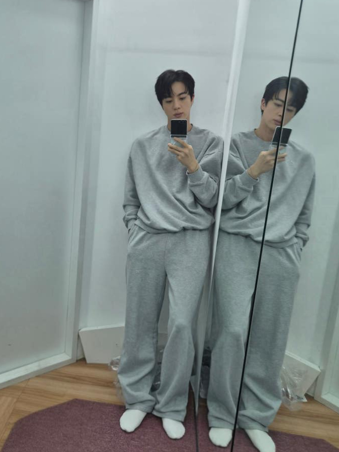 진 (방탄소년단)의 비하인드 컷