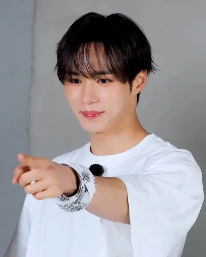 金俊抒 (ALPHA DRIVE ONE)的最新照片