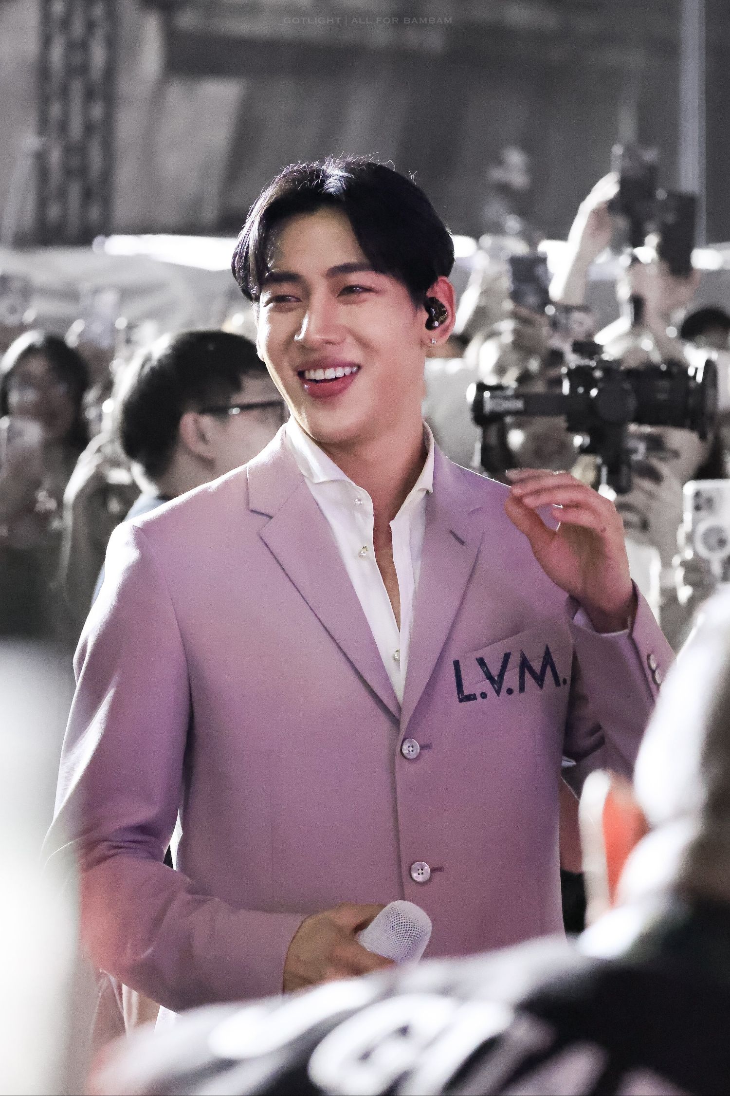 A moment captured by Bambam (GOT7)'s fan