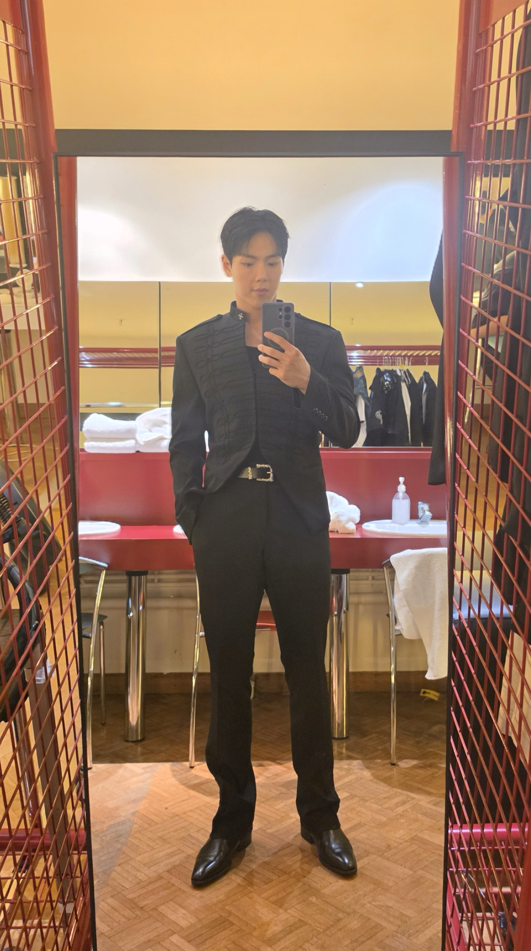 Today's most popular wallpaper in the Shownu (MONSTA X) community