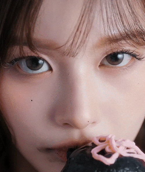 Behind-the-scenes cut of Sullyoon (NMIXX)