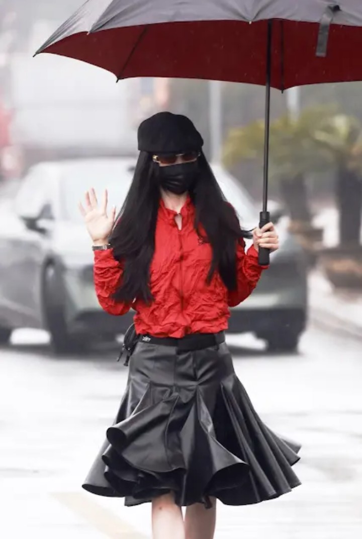 A moment captured by Esther Yu's fan