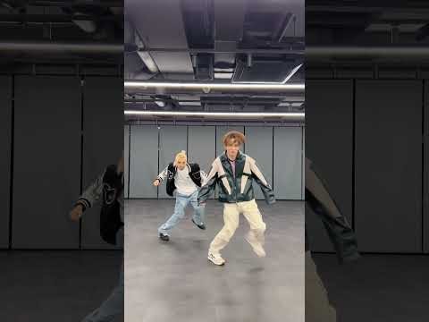 Foto aktivitas terbaru Stray Kids