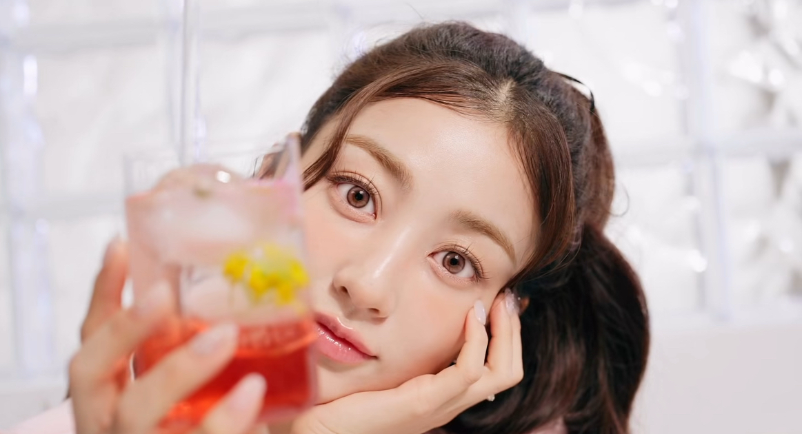 Latest photo of Jihyo (TWICE)