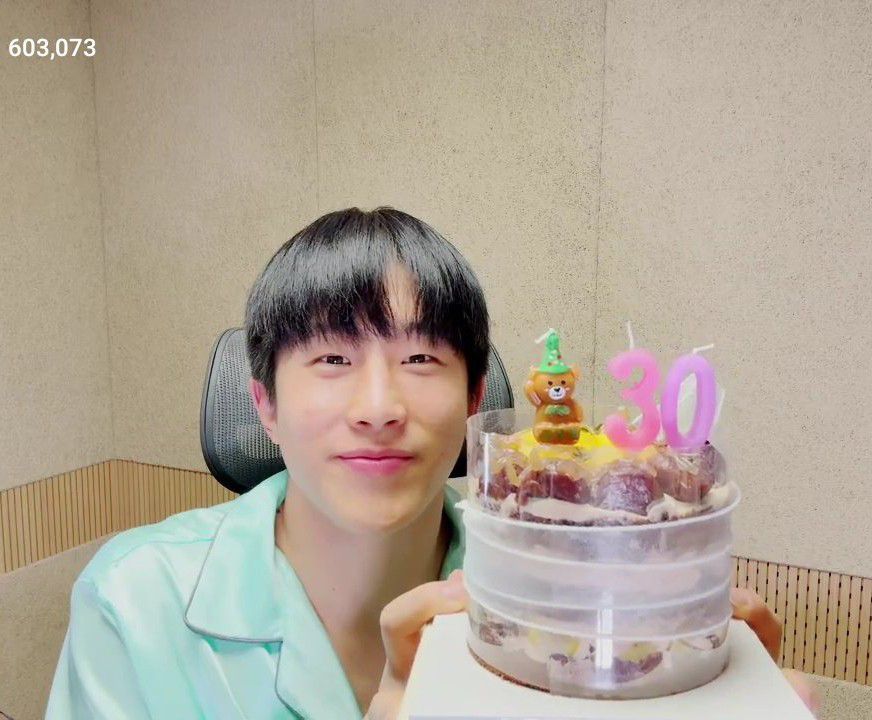 Behind-the-scenes cut of Jinjin (ASTRO)