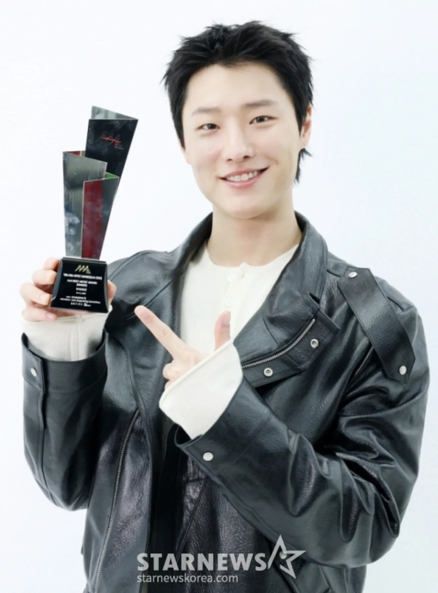 Latest photo of WOODZ