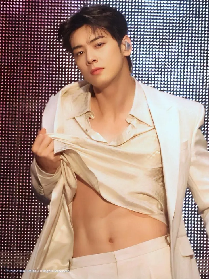 Behind-the-scenes cut of Eunwoo (ASTRO)