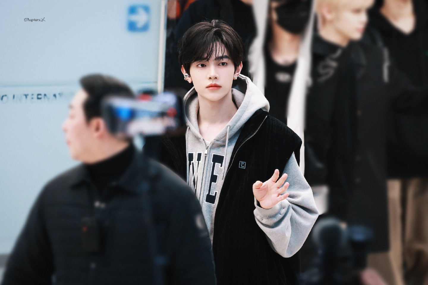 Behind-the-scenes cut of Zhang Hao (ZEROBASEONE)