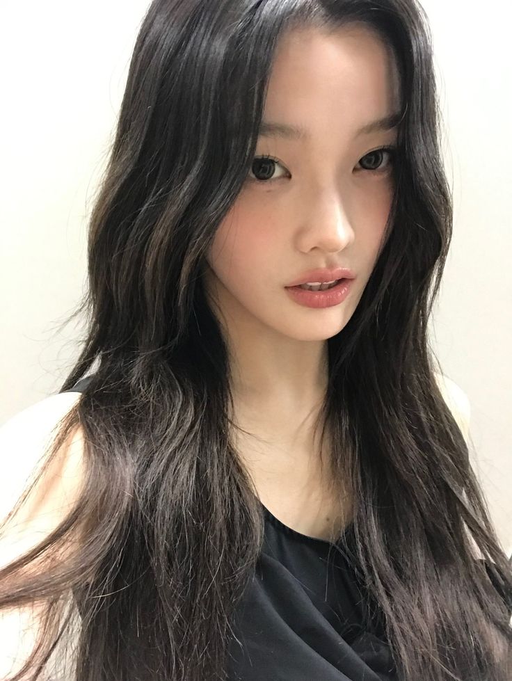 Recent activity shot of Iroha (ILLIT)