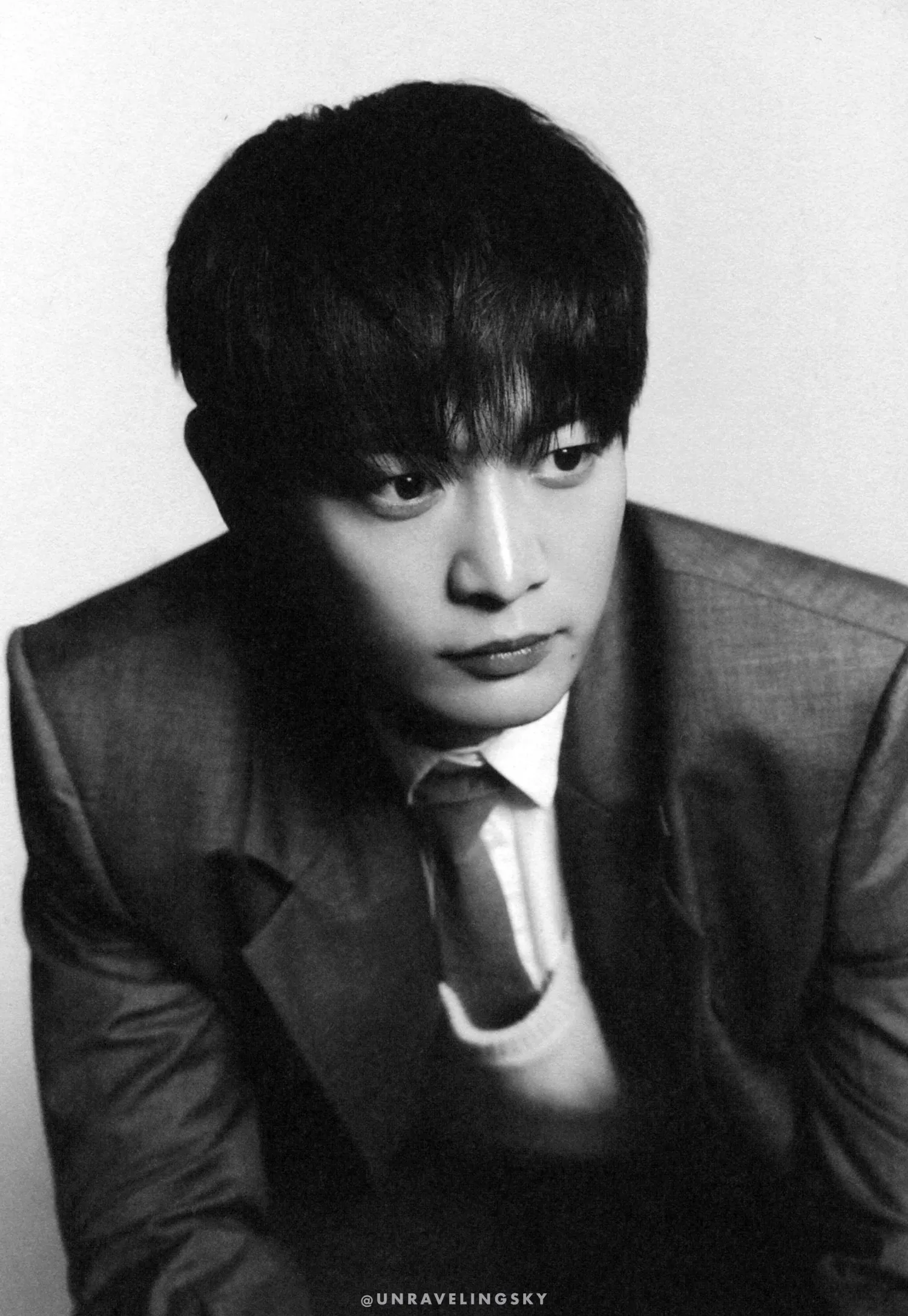 Behind-the-scenes cut of Minho (SHINee)