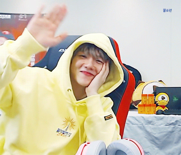 Foto aktivitas terbaru Baekhyun (EXO)