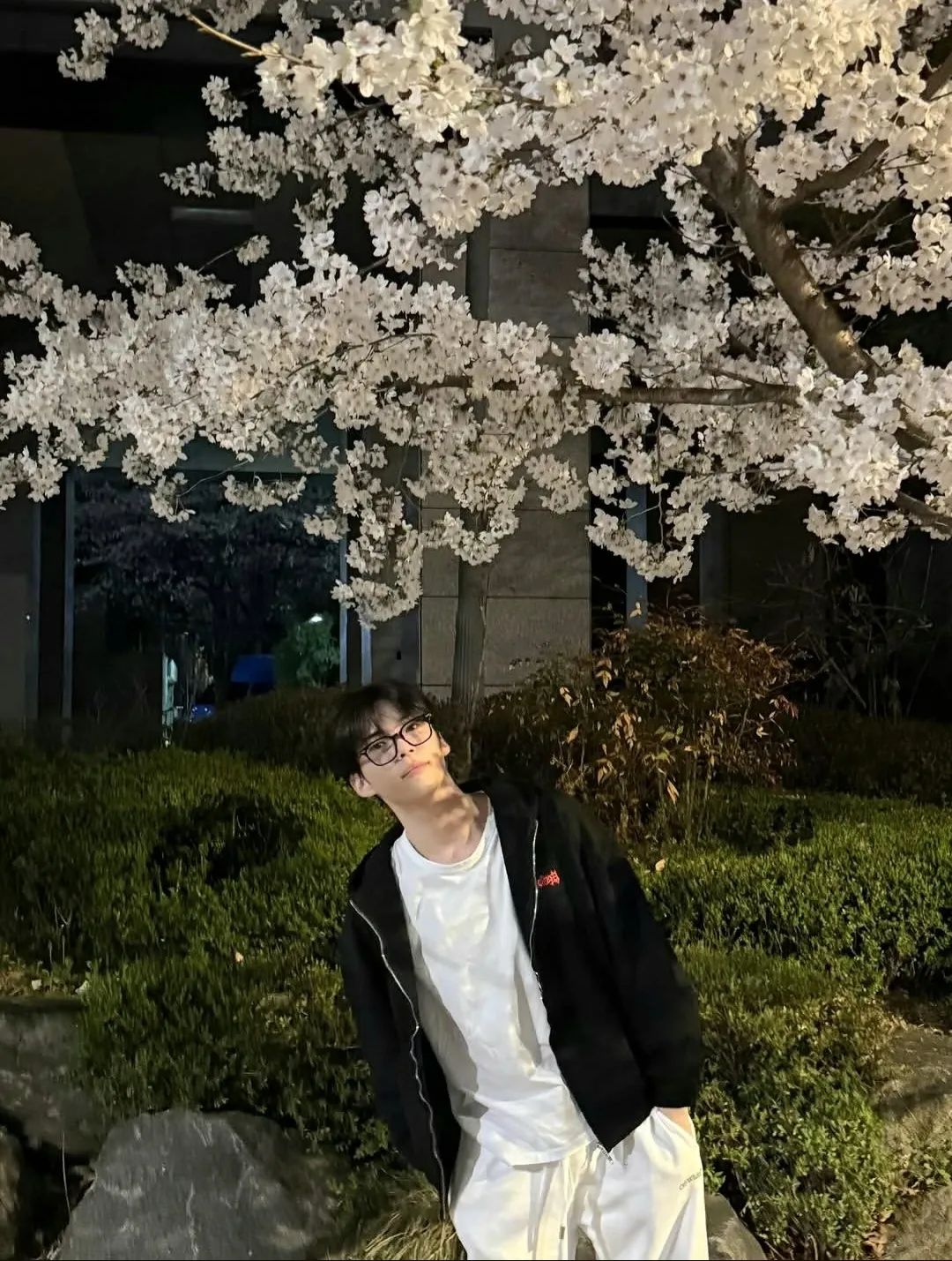 成韩彬 (ZEROBASEONE)的最新照片