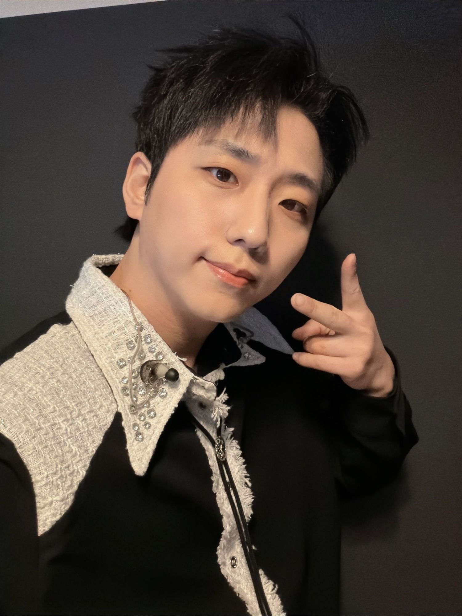 Potret di balik layar Gun-il (Xdinary Heroes)