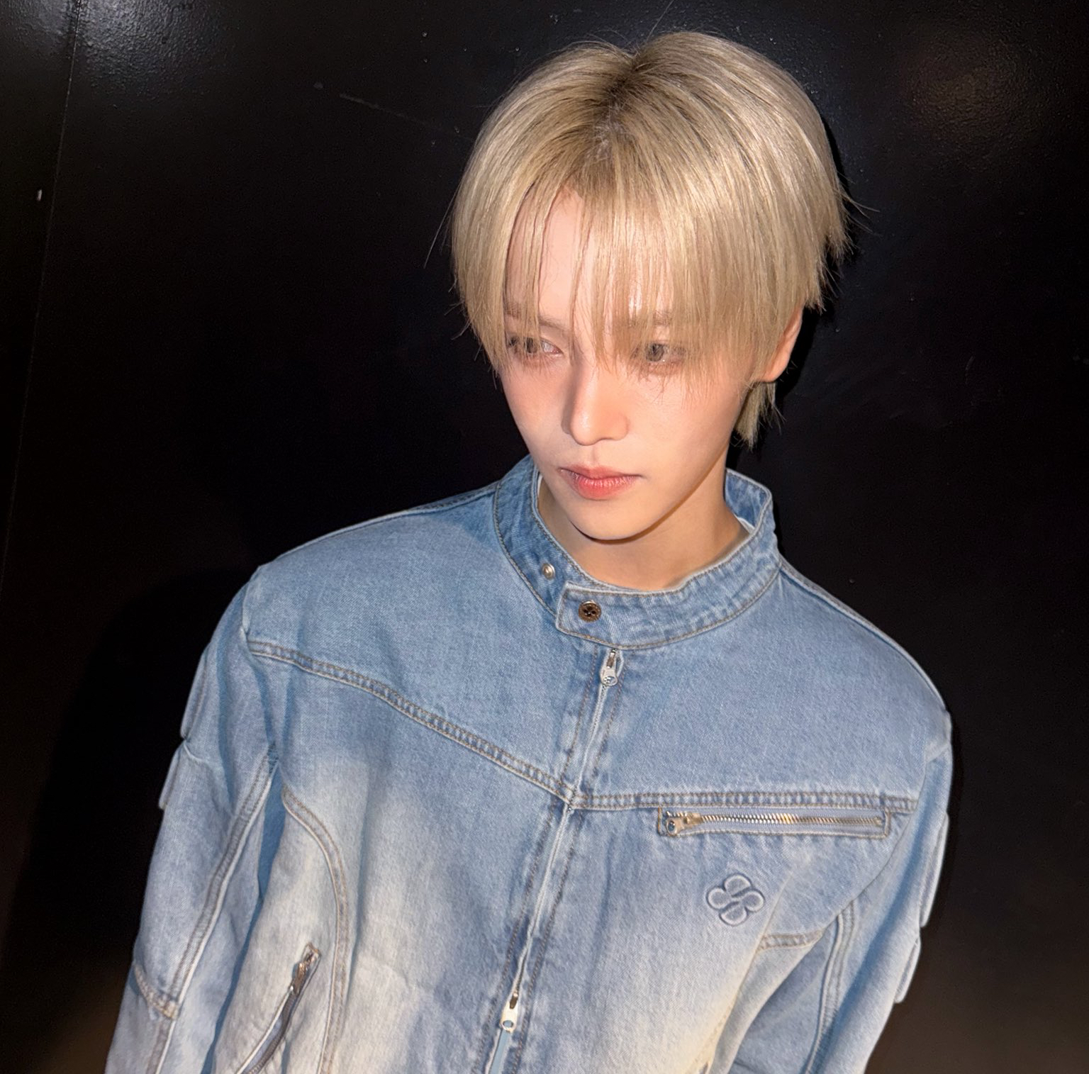 A moment captured by Jang Haneum's fan