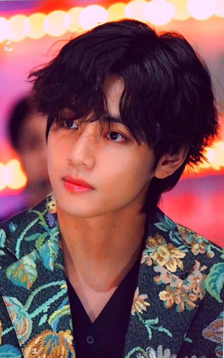 뷔 (방탄소년단)의 비하인드 컷