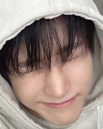 Behind-the-scenes cut of Jinjin (ASTRO)