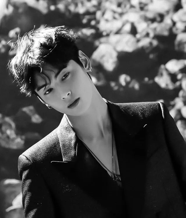Recent activity shot of Eunwoo (ASTRO)