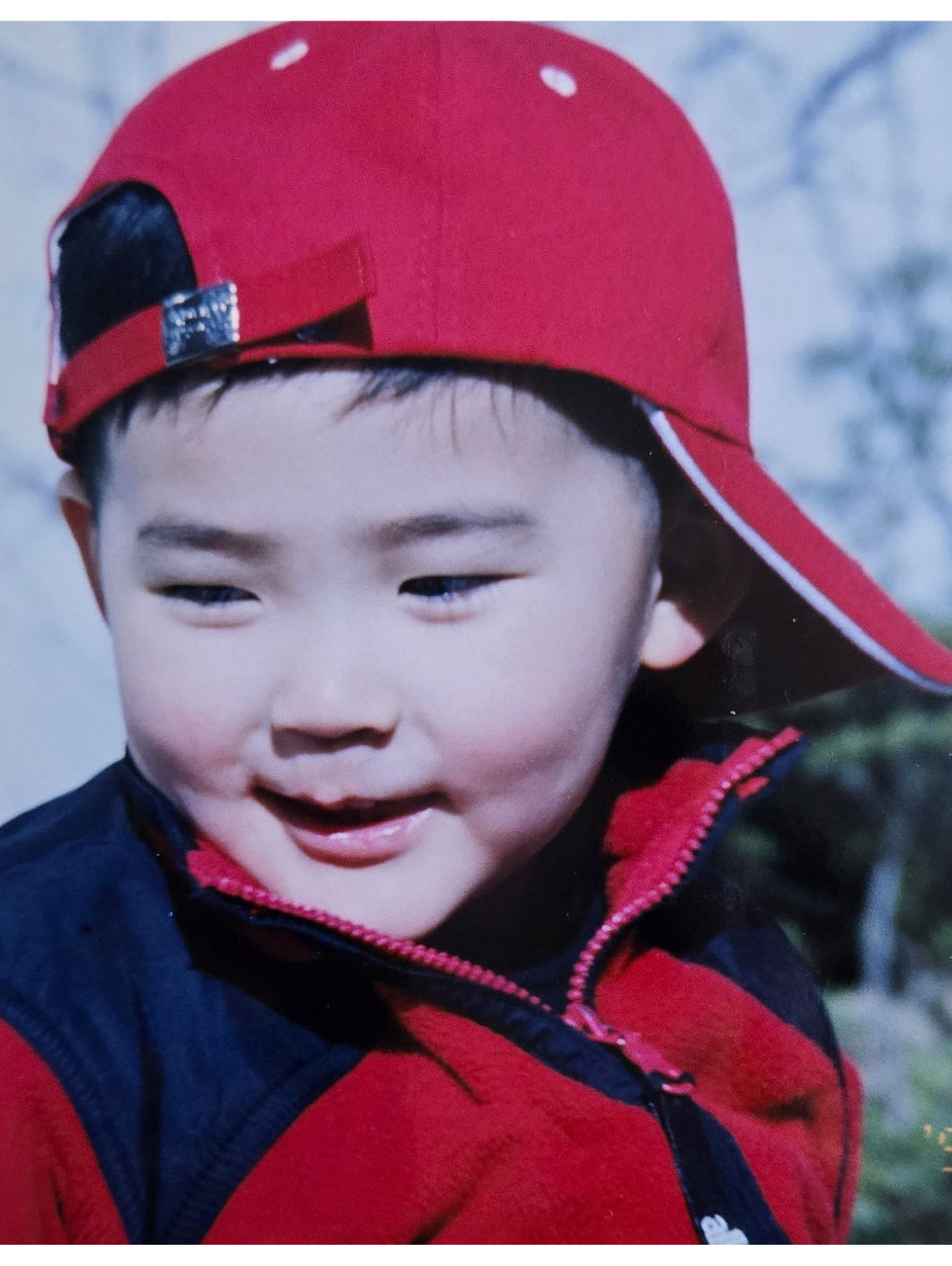 Foto terbaru Sung Hanbin (ZEROBASEONE)