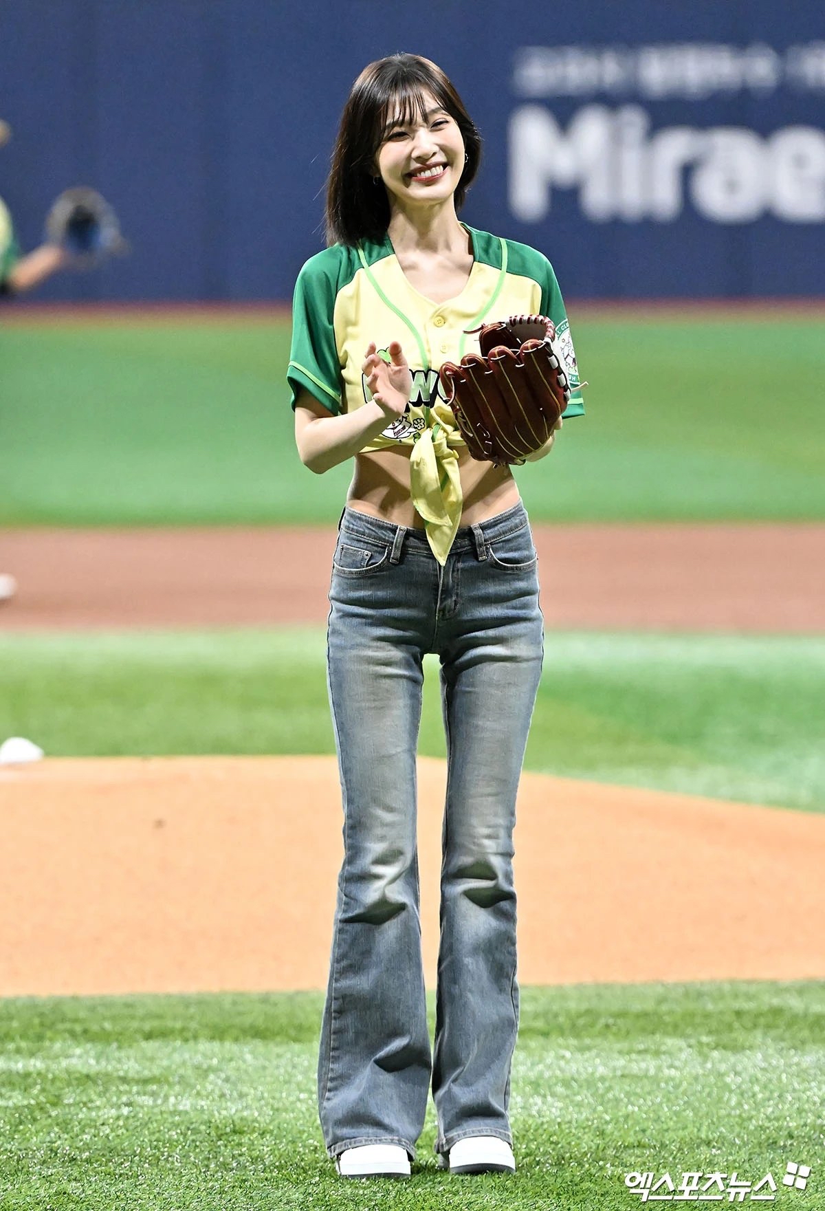 Recent activity shot of Red Velvet