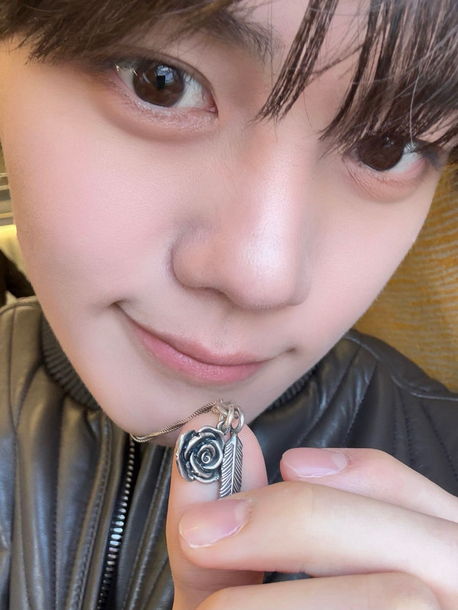 Latest photo of Kim Gyuvin (ZEROBASEONE)