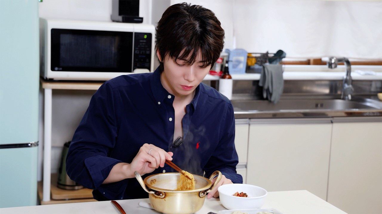 Recent activity shot of Hwiyoung (SF9)