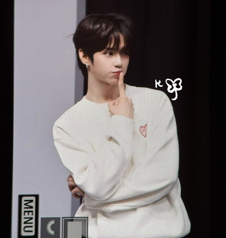 ジェイエル (AHOF)の舞台裏ショット