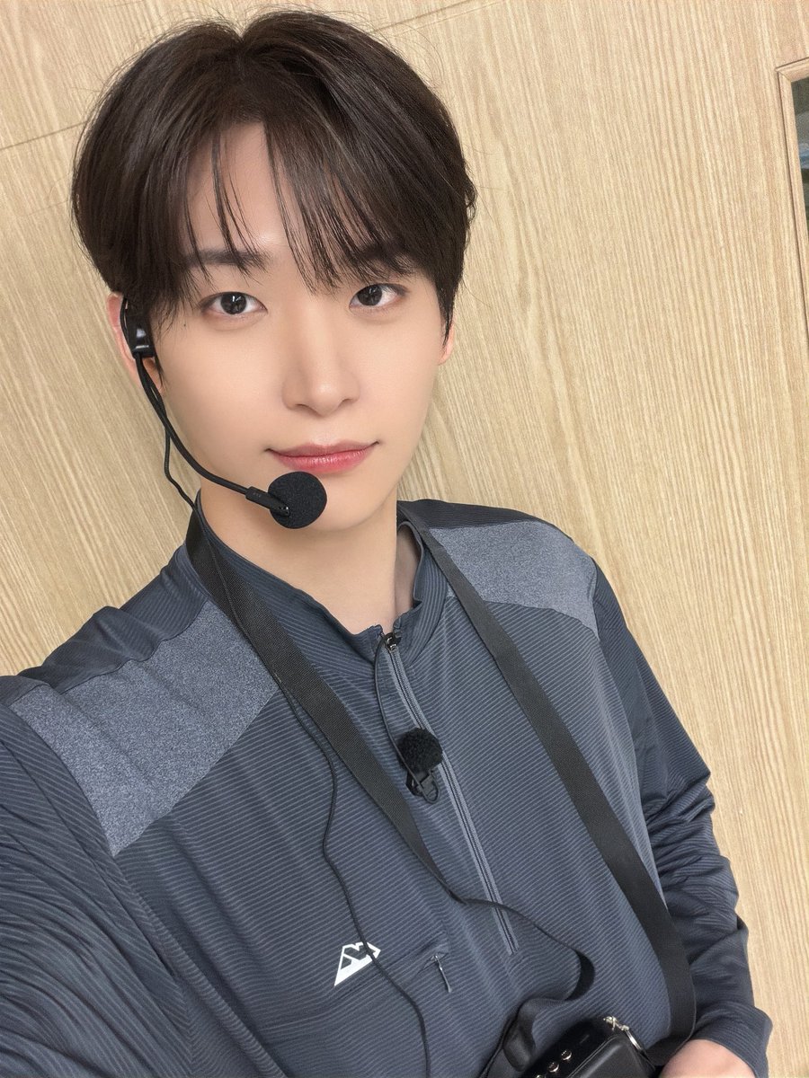 Latest photo of CRAVITY