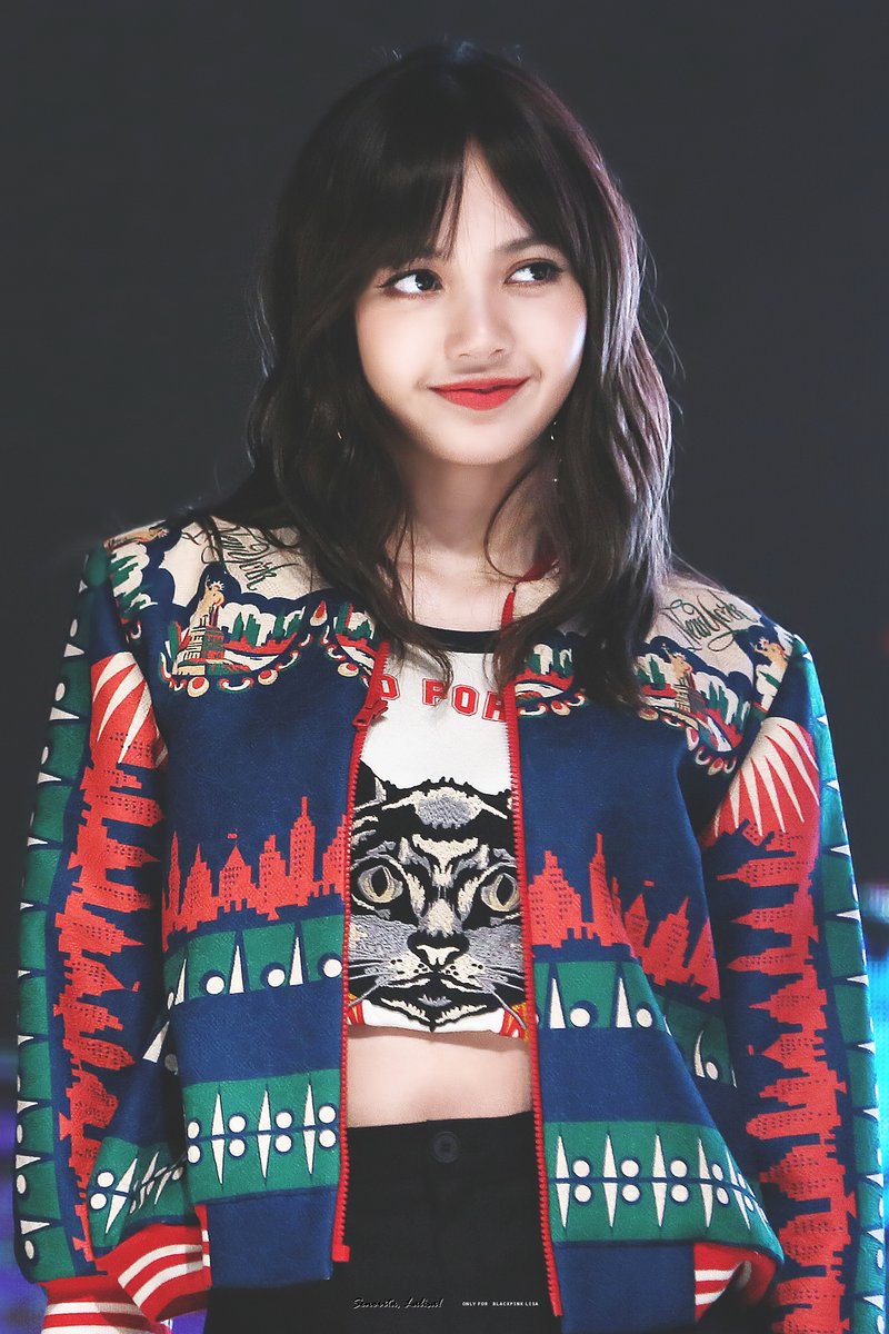 Lisa (BLACKPINK)的最新照片
