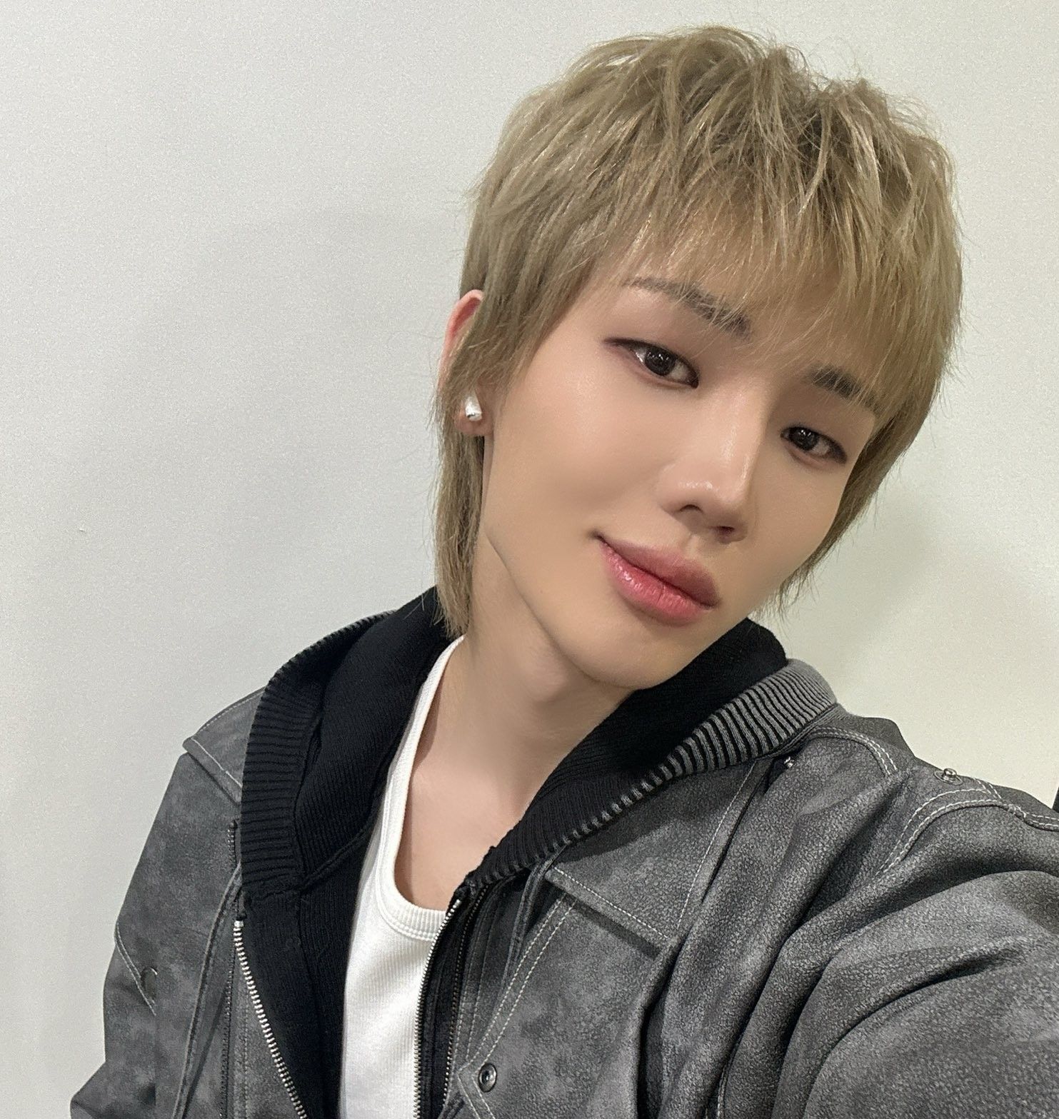 Latest photo of Junhyeok (TNX)