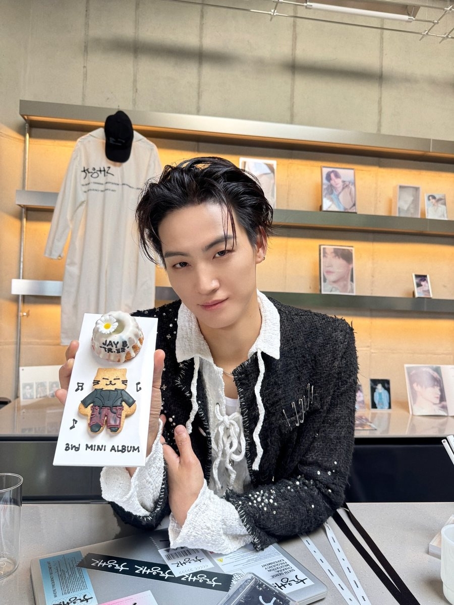 Latest photo of JAY B (GOT7)