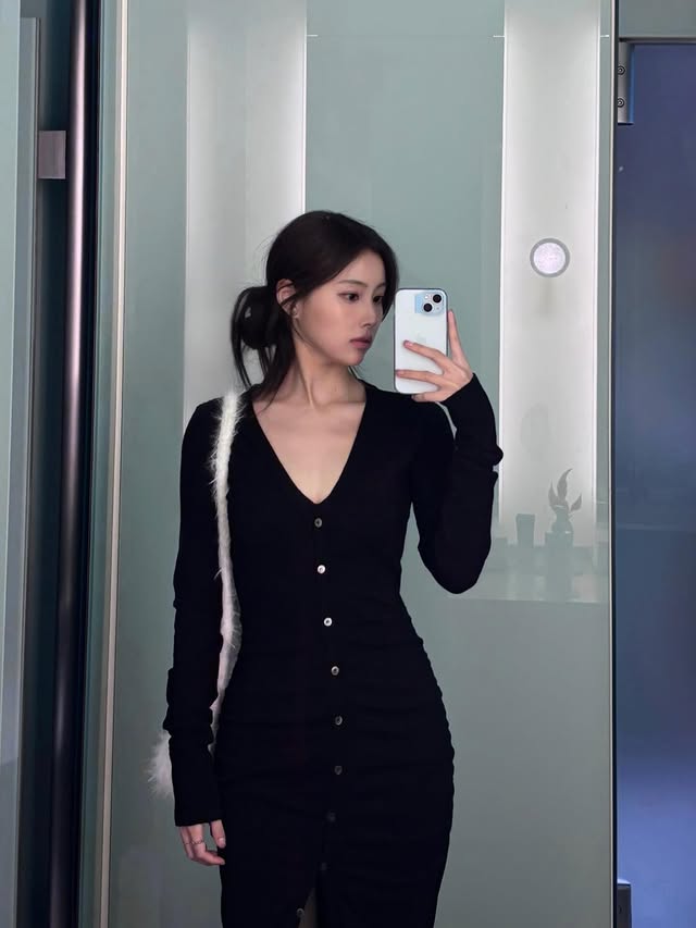 Behind-the-scenes cut of Kang Hyewon