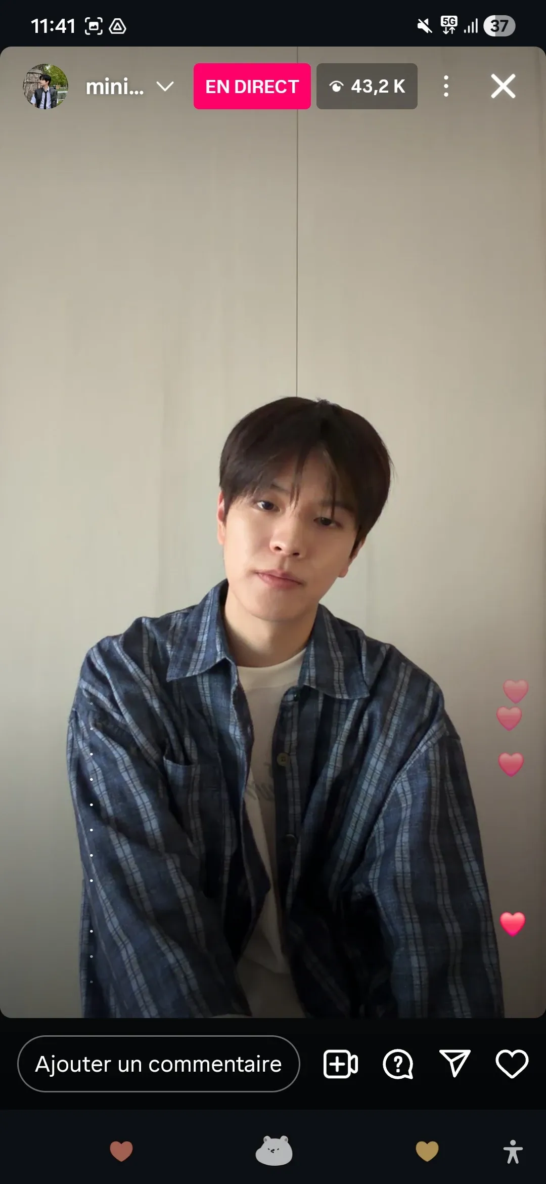 A heartfelt wallpaper shared by Seungmin (Stray Kids)'s fans