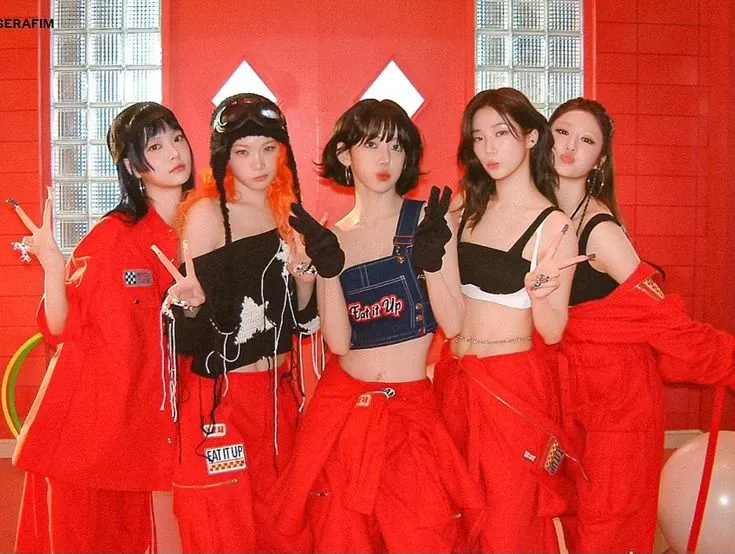 Behind-the-scenes cut of LE SSERAFIM