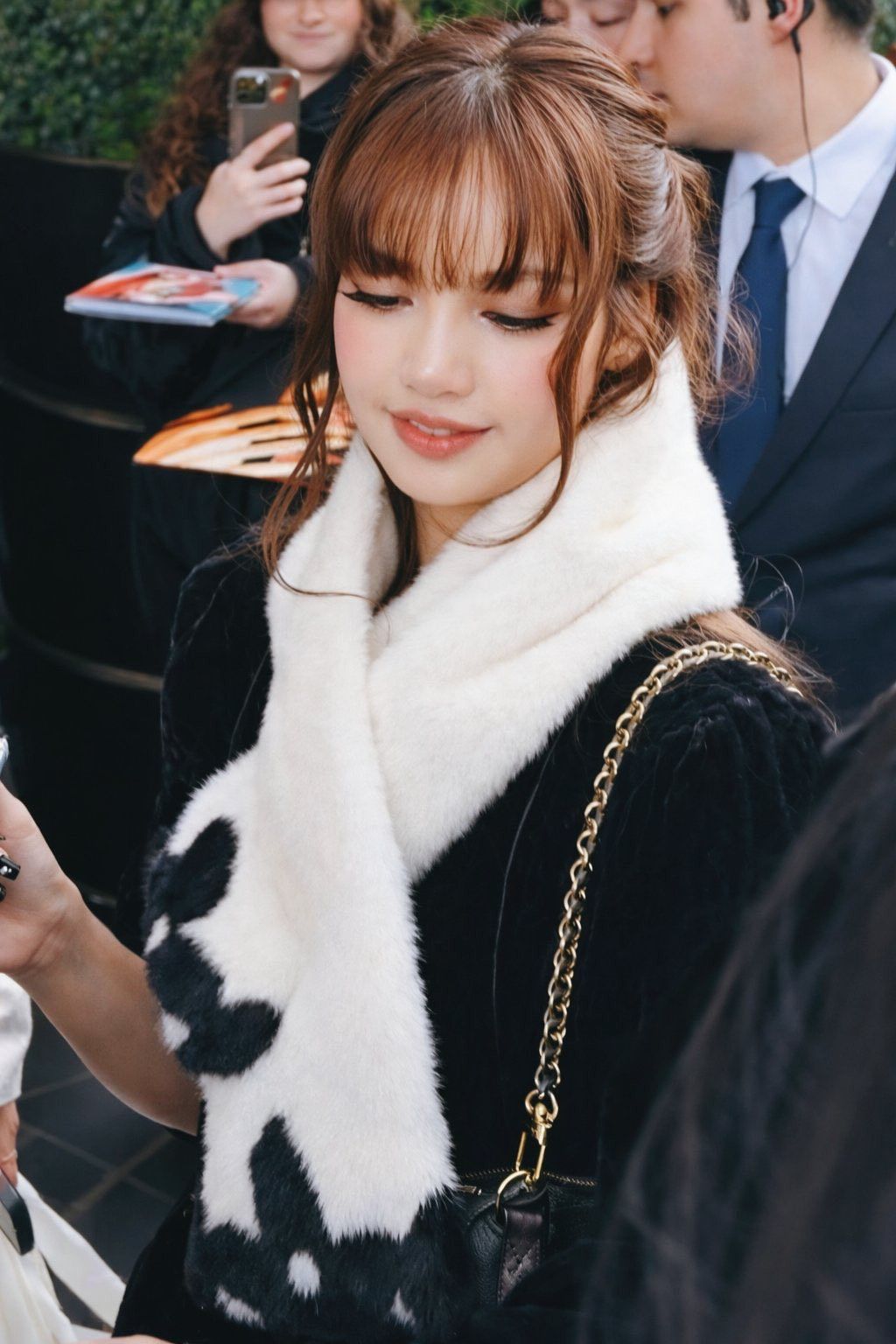 Must-see popular post of 리사 (BLACKPINK), your favorite